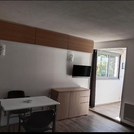 Frejus-Plage Et Centre-Ville, 28 M2, Accueil 4 Personnes, Francais, English Spoken Exterior foto