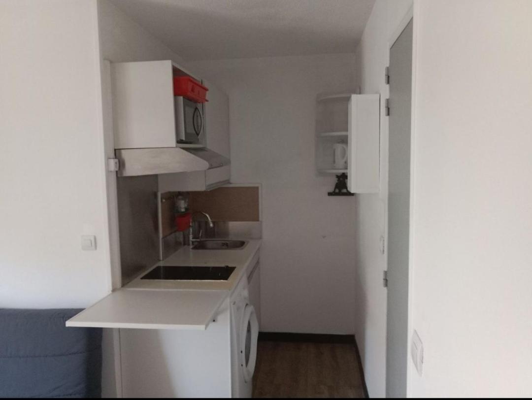 Frejus-Plage Et Centre-Ville, 28 M2, Accueil 4 Personnes, Francais, English Spoken Exterior foto